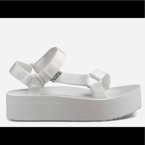 NWOT Teva Flatform Universal Sandals in White